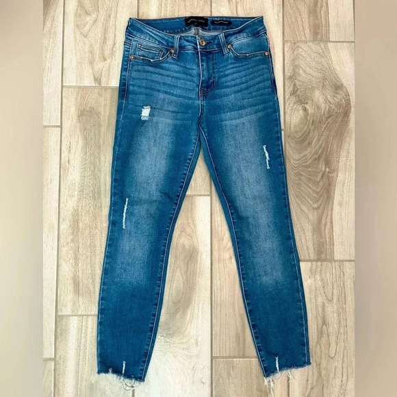Kendall & Kylie Denim - Kendall + Kylie The Ultra Babe Skinny Distressed Mid-Rise Jeans with Raw Hem
